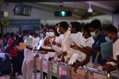 ފޭކް ބުކިންގެ މައްސަލަތަކެއް ދަނީ ބަލަމުން: ފުލުހުން