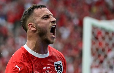 ލެވަންޑޯސްކީ އަރުވައިގެން ވެސް ޕޮލެންޑަށް އޮސްޓްރިއާ ކައިރިން ސަލާމަތް ނުވެވި ނޭވާހޮޅިއަށް