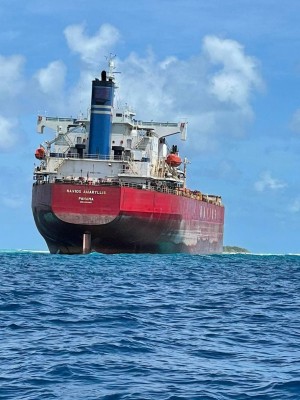 ރަސްފަރީ ފަރަށް އެރި އާގުބޯޓު ފުންކޮށްފި