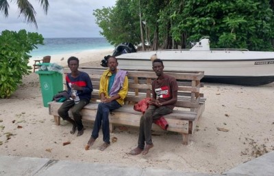 ސޯމާލިއާ ތިން މީހަކާ އެކު ރަށަކަށް ޑިންގީއެއް ލައްގައިފި