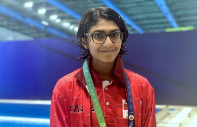 މެރާލް، 100 މީޓަރު ބަޓަފްލައިގެ ރެކޯޑް މުގުރާލައިފި