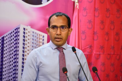 ނަޝީދުގެ ގުލްޒާރުގައި އެމަނިކުފާނު އިންދީ ކަށި ކުނބުރު ގަސްތަކެއް: މަލީހު