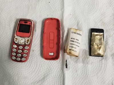 ކޮސޮވޯގައި ގައިދީއެއްގެ ބަނޑުން މޮބައިލް ފޯނެއް ނަގައިފި