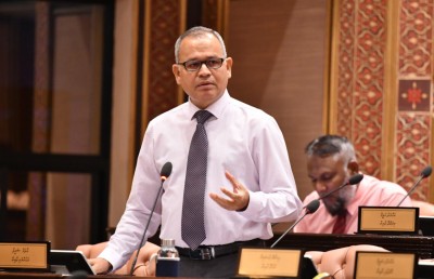 ފުވައްމުލަކުގެ ހާލަތާމެދު ކަންބޮޑުވެ އާދަމް ޝަރީފްގެ ސިޓީއެއް މަޖިލީހަށް