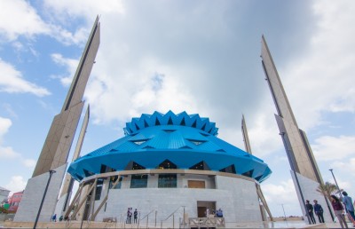 ސަލްމާން މިސްކިތަށް 30 މުވައްޒަފުން ހޯދަނީ