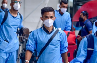 އީގަލްސްގެ މެޗަށް ބެންގަލޫރު ދެވަނަ ފަހަރަށް މާލެ އަށް
