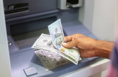 ހަފުތާއެއްގެ ތެރޭގައި ޑޮލަރުގެ އަގަށް ބޮޑު ބަދަލެއް!