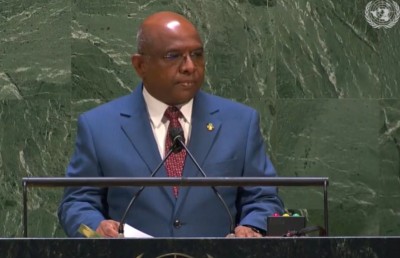 ޒުވާން ޑިޕްލޮމޭޓުން އުފައްދަން ޝާހިދުގެ ހާއްސަ ޕްރޮގްރާމެއް