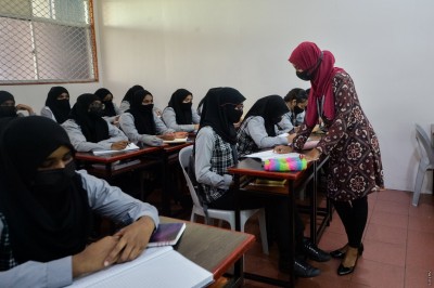 އެދުރުން: ކޮވިޑްގެ ދަތި ދުވަސްވަރު ދަރިވަރުންގެ ހައްގުގައި ގުރުބާންވި ބަތަލުން!