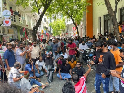 އެފްއޭއެމް ޓިކެޓު ދޫކުރުމުގައި މަކަރު ހަދައިފި، އާއްމުން ރަތަށް