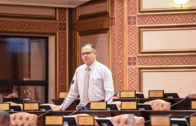 ރާއްޖޭގައި ހުރި އެންމެ ވަރުގަދަ ސިޔާސީ ބޭފުޅަކީ ޝާހިދު: އާދަމް ޝަރީފް އުމަރު