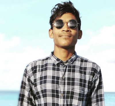 ނިލަންދޫގައި ރުކަކުން ވެއްޓި ބޮޑެތި އަނިޔާތަކެއް ލިބުނު ޒުވާނާ އިތުރު ފަރުވާއަށް މާލެ