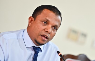 ފިޔަވަޅުތައް އަޅާނެ ސީދާ ތާރީހުތައް ބުނެދީ: ނާޒިމް
