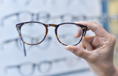 އައިކެއާގެ ބްލޫލައިޓް ލެންސް: ނުރައްކާތެރި ނޫ އަލިން ލިބޭ ގެއްލުމުން ދުރުކޮށްދޭނެ