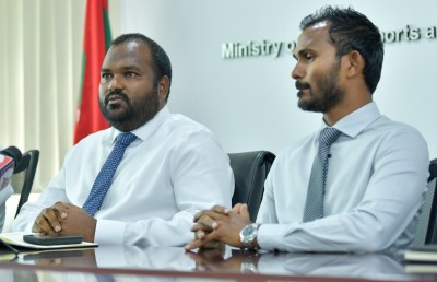 އަލީ ވަހީދު ހައްޔަރުކުރީ އޯވަސްޓޭވެގެން، ޔޫކޭގެ ހިމާޔަތަށް ވަނީ އެދިފައި