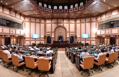 ސިޔާސީ މަޤާމުތަކާ މެދު މަވޯޓާގެ ވާހަކައާ ގުޅިގެން ބަހެއް