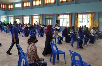 ކޮވިޑް ވެކްސިން ޖެހުމަށް ބާރު އަޅަން ފުވައްމުލަކު ކައުންސިލުން ފައިސާގެ އިނާމާއެކު ކެމްޕެއިނެއް