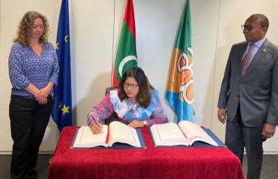 ސަމޯއާ އެއްބަސްވުމުގައި ރާއްޖެއިން ސޮއިކޮށްފި