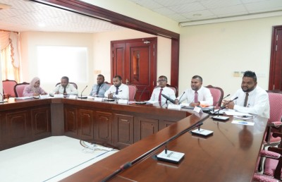 ސަރުކާރު ކުންފުނިތަކުގެ ބޯޑަށް މާލީ ދާއިރާގެ ޑިރެކްޓަރެއް އައްޔަނުކުރަން ނިންމައި، ފުރުސަތު ހުޅުވާލައިފި