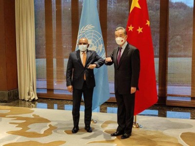 އދ،ގެ އާންމު މަޖިލީހުގެ ރައީސް، ޗައިނާގެ ފޮރިން މިނިސްޓަރާ ބައްދަލުކޮށްފި