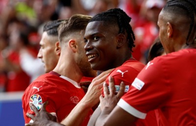 ތަށީގެ ފޭވަރިޓް އިންގްލެންޑް ވިދިވިދިގެން ދެވަނަ ސެމީން ޖާގަ ހޯދައިފި