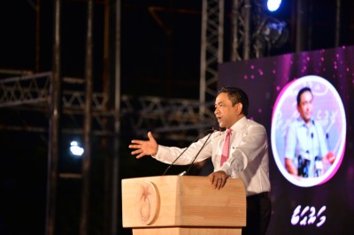 ސަރުކާރުން ކުރާ ހާ ވެސް ކަމަކީ ރިބަން ފަށް ކެނޑުން: ރައީސް ޔާމީން
