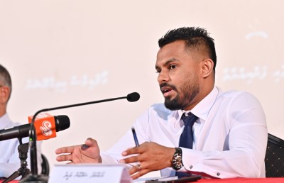 ކޮންޓްރޯލަރު ހަނދާން ކޮށްދެއްވީ ދިވެހިން ވެސް ޖޫރިމަނާކޮށް، ޕާސްޕޯޓު ހިފެހެއްޓޭނެކަން!