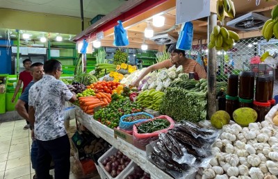 ފުރަތަމަ ވީ ދިވެހި މީހާގެ ގައިގައި އަތްލާން ކެރެން