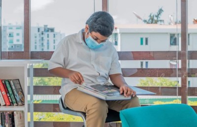 ހިތްފަސޭހަ މާހައުލެއްގައި ފޮތް ކިޔައި، ވަގުތު ހޭދަކޮށްލަން ދާންވީ "ދަ ސާކަލް ސްޕޭސް" އަށް
