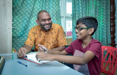 ސައިމަންގެ އެއް ދުވަސް: ގެއިން ހޮސްޕިޓަލަށް