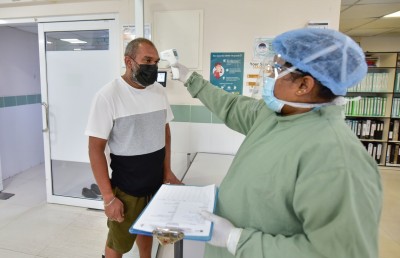 ސައިމަންގެ އެއް ދުވަސް: ގެއިން ހޮސްޕިޓަލަށް