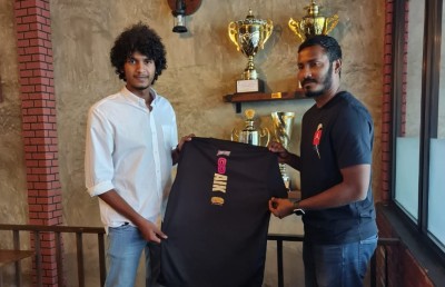 ކާފަ އާއި ބައްޕަގެ ލެގެސީ ދަމަހައްޓަން ނުކުތީ އައިކް