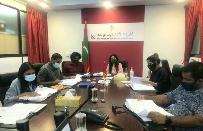 ރިސޯޓުތަކުން ހުއްދަނެތި ރީބްރޯޑްކާސްޓް ކުރާ މައްސަލަ މަޖިލީހުން ބަލަނީ