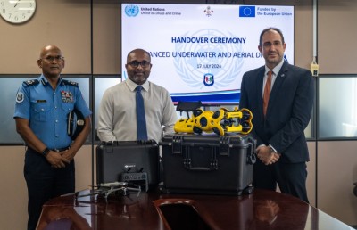 ކަނޑުމަތީގެ އޮޕަރޭޝަންތަކަށް ދެ ޑްރޯން ދިވެހި ފުލުހުންނަށް ހަދިޔާކޮށްފި