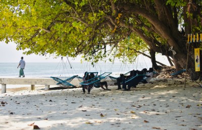 ގޮއިފުޅަފެހެންދޫގެ ކަރަންޓު އެއް ވިއުގާއަކުން ގުޅައިލަން އަނެއްކާ ވެސް ބަޔަކު ހޯދަނީ