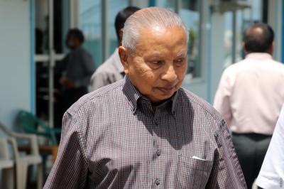 ކޮވިޑްޖެހި ހާލު ސީރިއަސްވެ އުމަރު ޒާހިރަށް ފަރުވާ ދެނީ