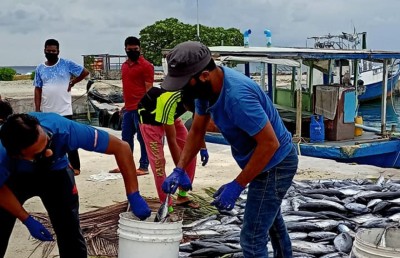 އަމިއްލަ ފަރާތަކުން ނޮޅިވަރަމް ރައްޔިތުންނަށް 1.2 ޓަނުގެ ރޯމަސް ހަދިޔާކޮށްފި