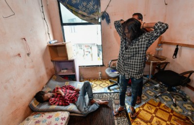 ބަންދުކުރި 25 "ޑްރަގް ކެފޭ" ކައިރީގައި ފުލުހުން 24 ގަޑިއިރު ފޯރިމަރާނެ