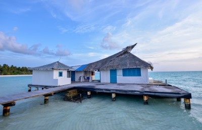 ފެނުނީ ރީތި ރިސޯޓެއް ވީރާނާވެ، ހަލާކުވަމުންދާތަން