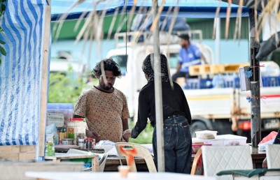 ހުޅުމާލޭގައި ފުޑް ޓްރަކް ހިންގަން ހުޅުވާލައިފި