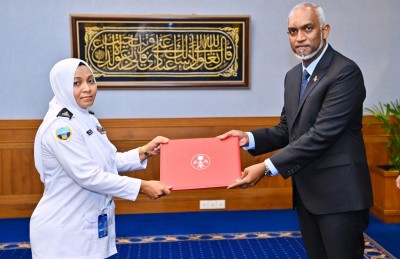 މާނިއު މަގާމުން ވަކިކޮށް، ކަސްޓަމްސްގެ ވެރިއަކަށް ފުރަތަމަ ފަހަރަށް އަންހެން ބޭފުޅަކު އައްޔަން ކުރައްވައިފި