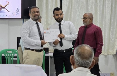 ރަން ތާޖު ހޯދި ރައީފް: އާދަޔާޚިލާފު ހާފިޒެއް