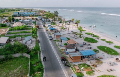 ހުޅުމާލޭ ދުވާރުމަތިން ގޮނޑި މޭޒުތައް ނަގަން އަންގައިފި