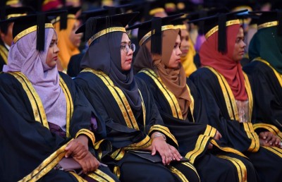 ކޮވިޑާ ގުޅިގެން ފަސްކުރި އެމްއެންޔޫގެ ދަސްވެނިވުން ފަސް ދުވަހަށް ބަހާލައިގެން އަންނަ މަހު ބާއްވަނީ