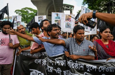 ބަންގްލަދޭޝްގައި މުޒާހަރާ ރޭވި އިސް މީހުން ދޫނުކޮށްފި ނަމަ މުޒާހަރާ އަލުން ފަށާނެ ކަމުގެ އިންޒާރު