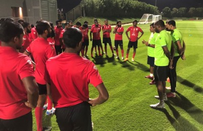 ހުރިހާ ކުޅުންތެރިން ވެސް ނެގެޓިވް، ގަތަރުގައި ޓްރޭނިންތައް ފަށައިފި