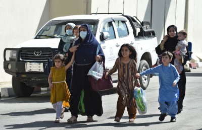 އަފްގާނު ރައްޔިތުން ގޮތް ހުސްވެ، ހަރުމުދާ ވިއްކަނީ