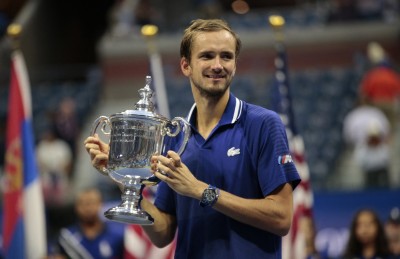 ޖޮކޮވިޗް ބަލިކޮށް މެޑްވެޑޭވް ޔޫއެސް އޯޕަން ކާމިޔާބުކޮށްފި