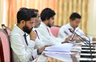 ދައުލަތަށް ލިބެން ޖެހޭ 513 މިލިއަން ޑޮލަރު ހޯދުމުގެ މަސައްކަތް މަޖިލީހުން ފަށަނީ