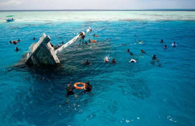 މިނިސްޓަރު ވެސް ބިރުކަނޑާލައިފައި ދަރިވަރުންނާ އެކު ސްނޯކްލިން އަށް!